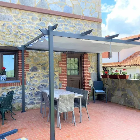 Casa Hortensias Hoznayo Hébergement de vacances *